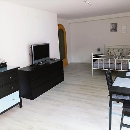 Kleine Ferienwohnung Mit Terrasse Am Waldrand Шьонау Екстериор снимка